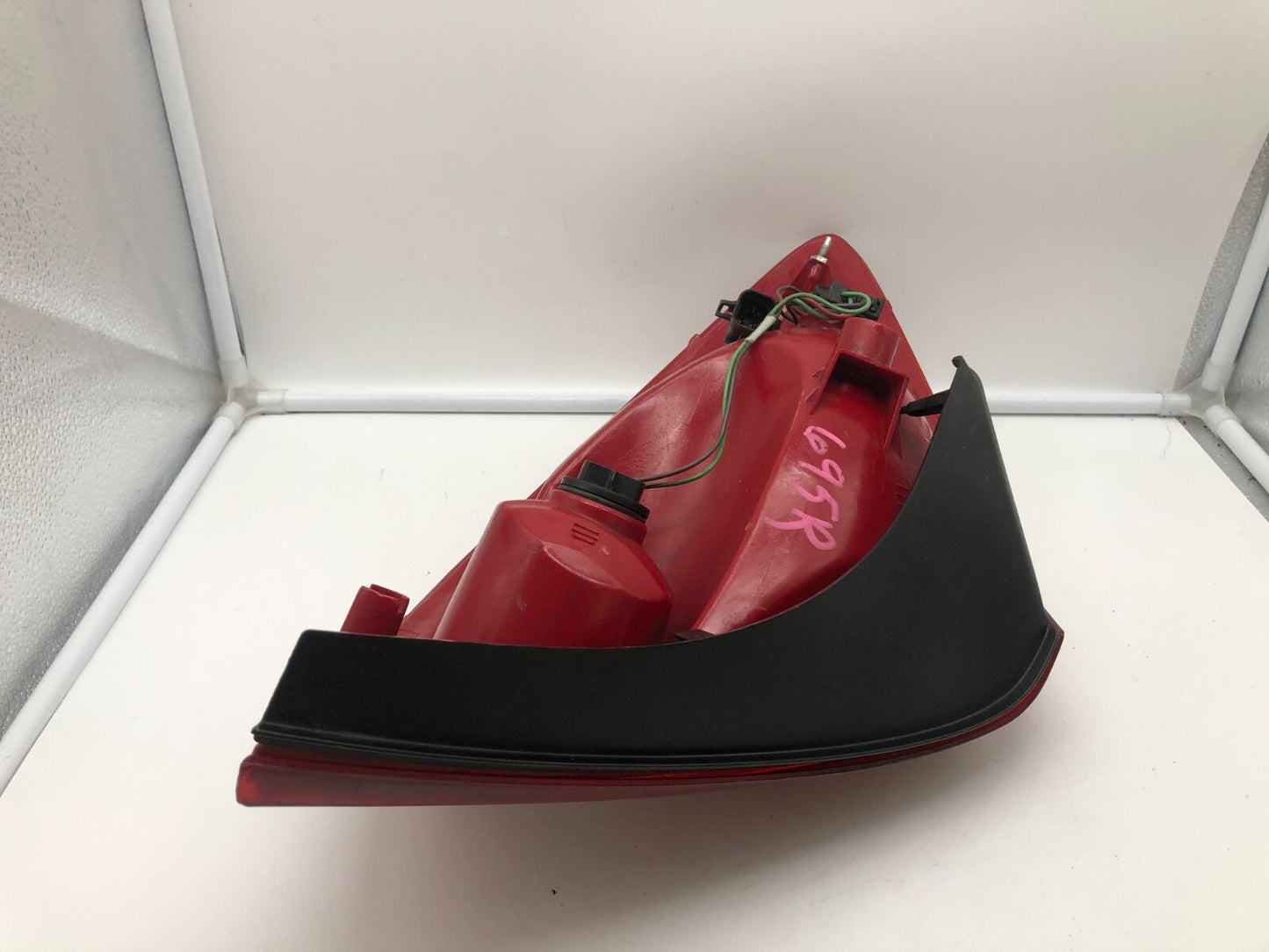 2005-2010 Pontiac G6 Sedan Passenger Side Tail Light Taillight OEM A03B04001