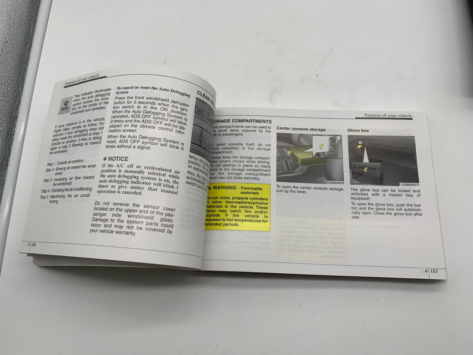 2017 Kia Sorento Owners Manual Set with Case OEM C01B47007