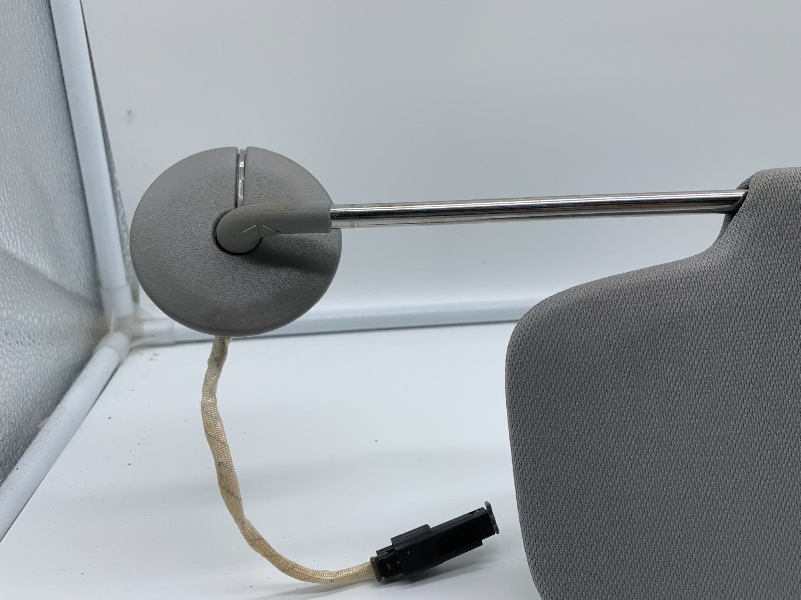 2018-2020 Chevrolet Equinox Passenger Sun Visor Gray Illuminated OEM B03B46052