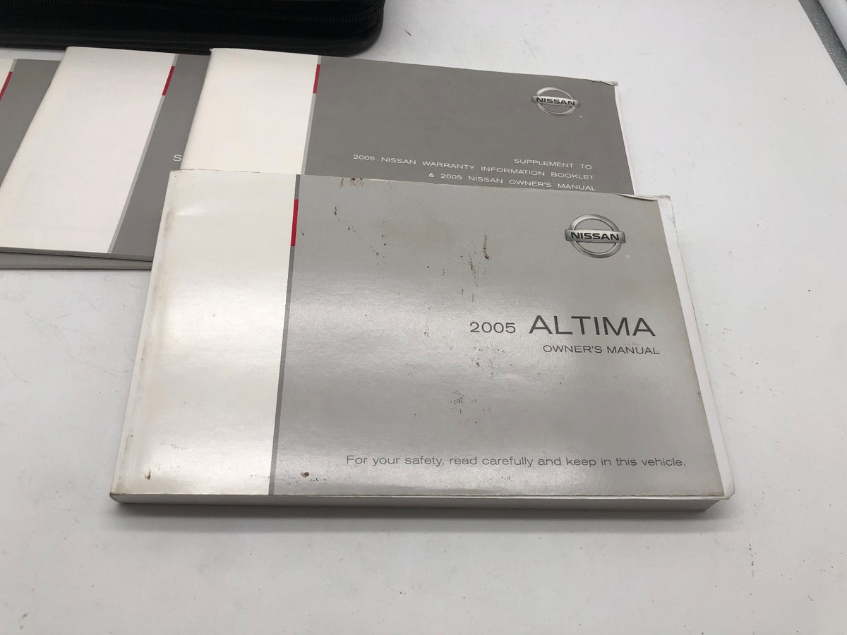 2005 Nissan Altima Owners Manual Set with Case OEM R01B50002
