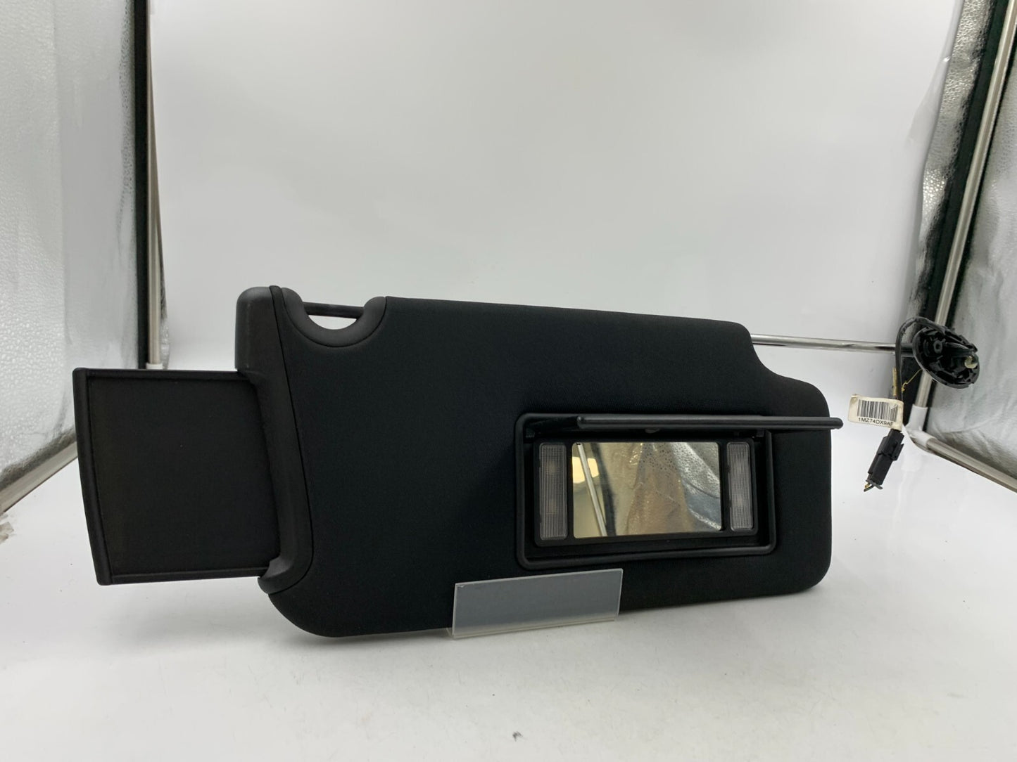 2012 Chrysler 300 Passenger Sun Visor Black Illuminated OEM E03B39061