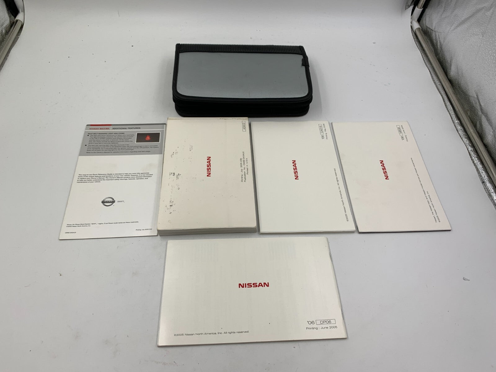 2006 Nissan Maxima Owners Manual Set with Case OEM B02B38083