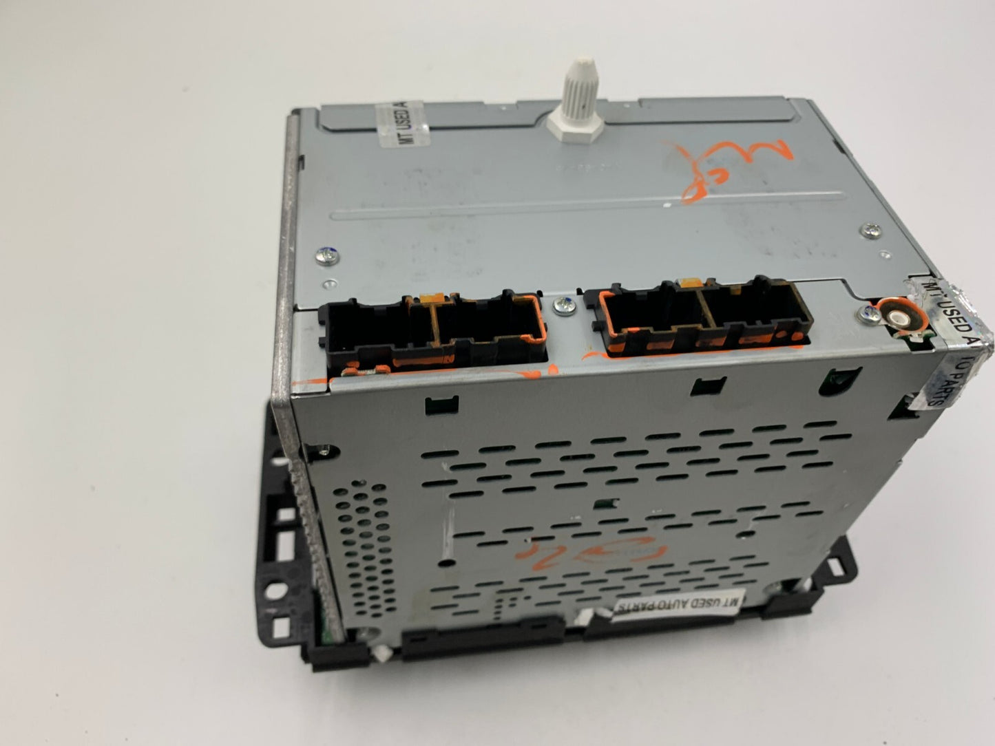 2009 Saturn Outlook AM FM CD Player Radio Receiver OEM 2599288