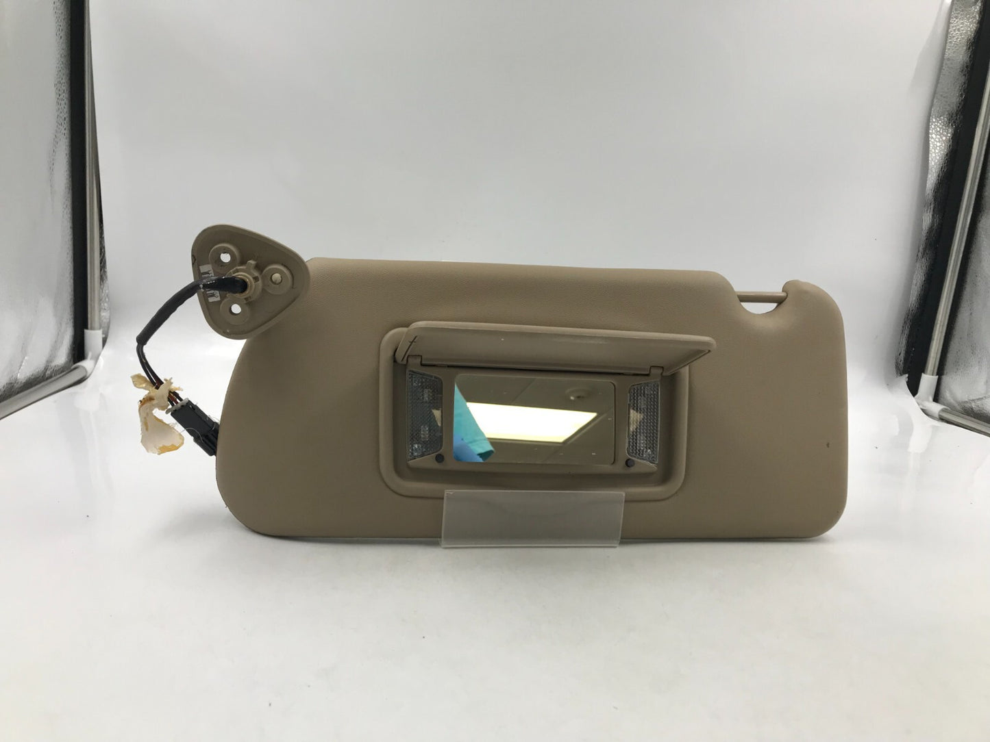 2004-2009 Cadillac SRX Driver Sun Visor Tan Illuminated OEM C04B42009