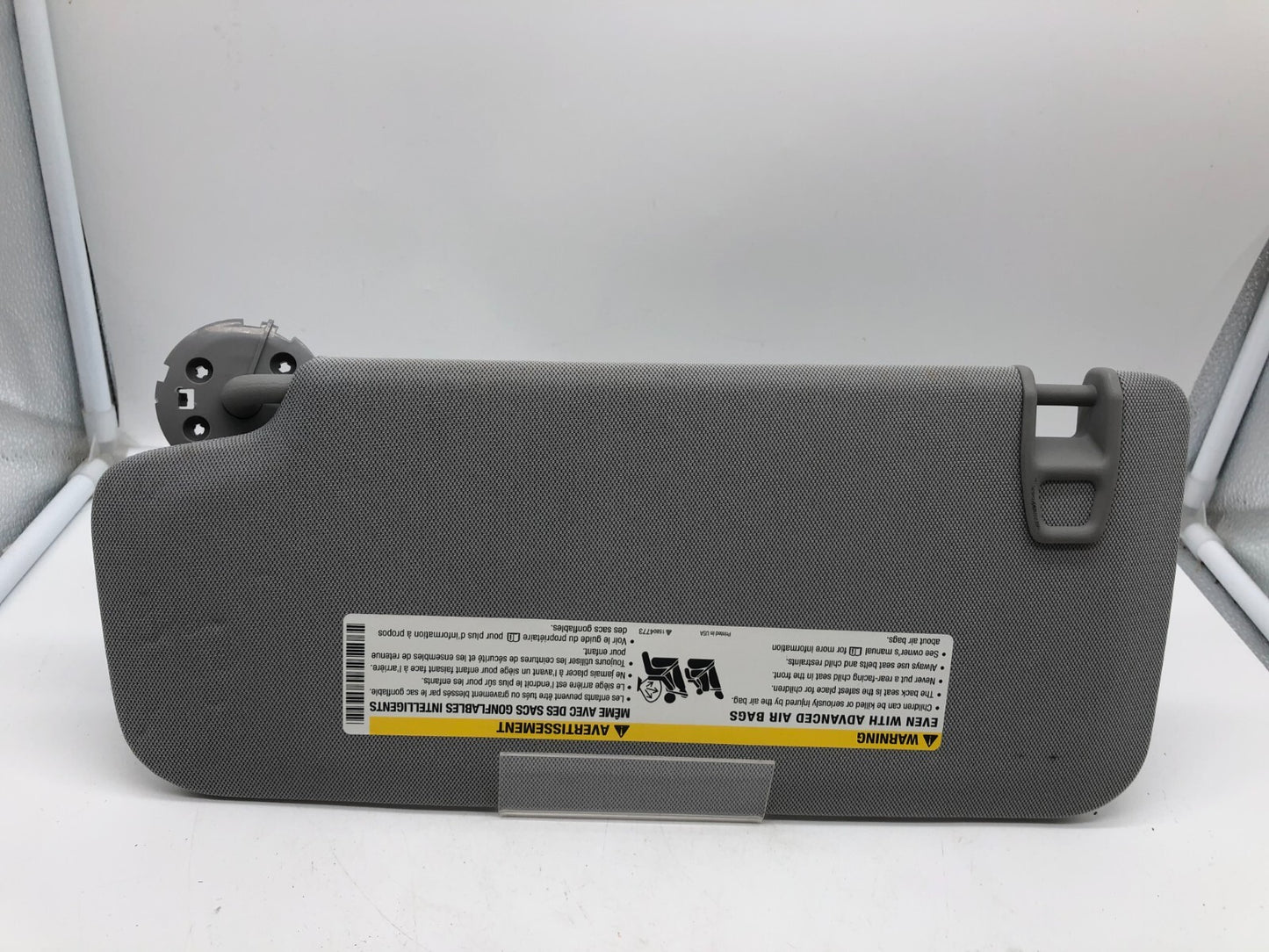 2017-2022 Chevrolet Trax Passenger Sun Visor Gray Illuminated OEM C02B54004