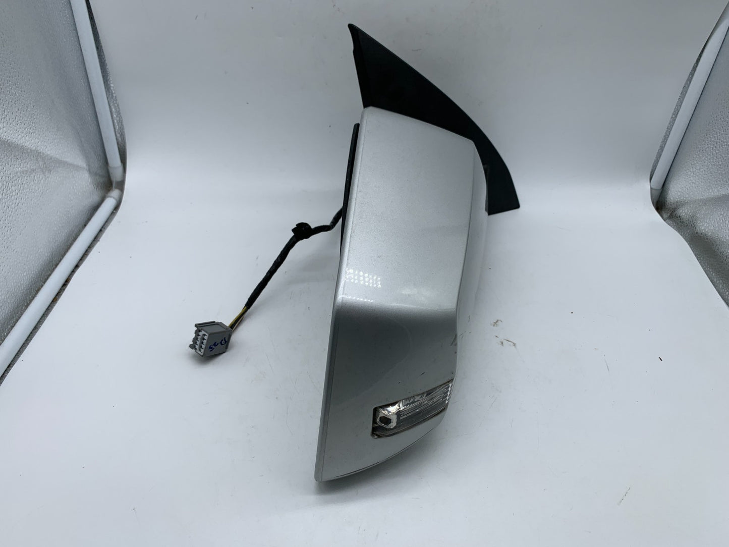 2009-2014 Chevrolet Traverse Passenger Power Door Mirror Silver OEM A04B06001