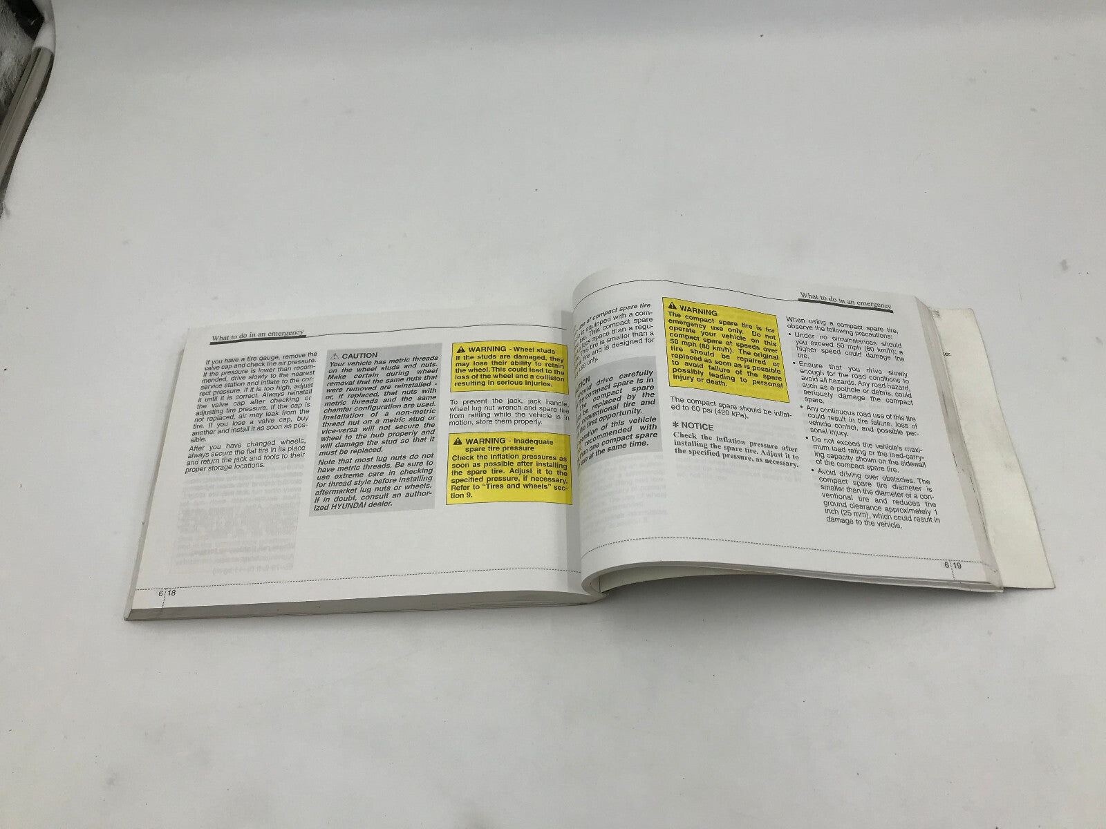 2007 Hyundai Entourage Owners Manual OEM B03B47056