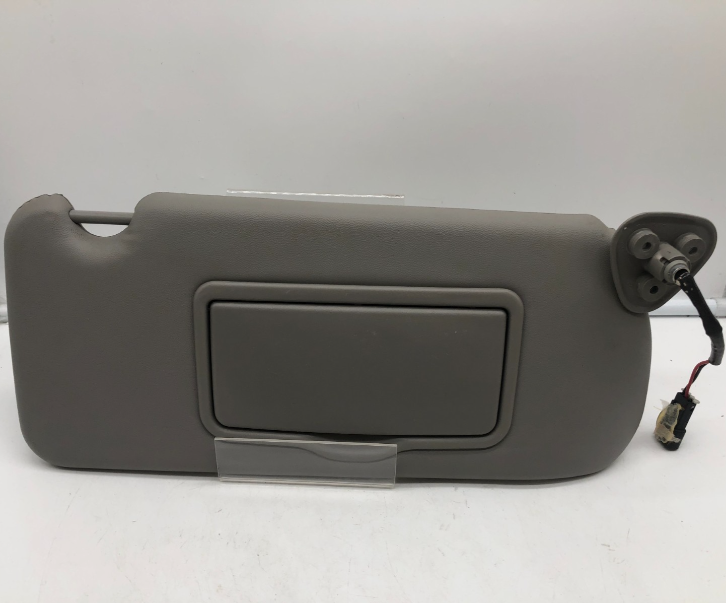 2003-2007 Cadillac CTS Passenger Sun Visor Gray Illuminated OEM A01B24011