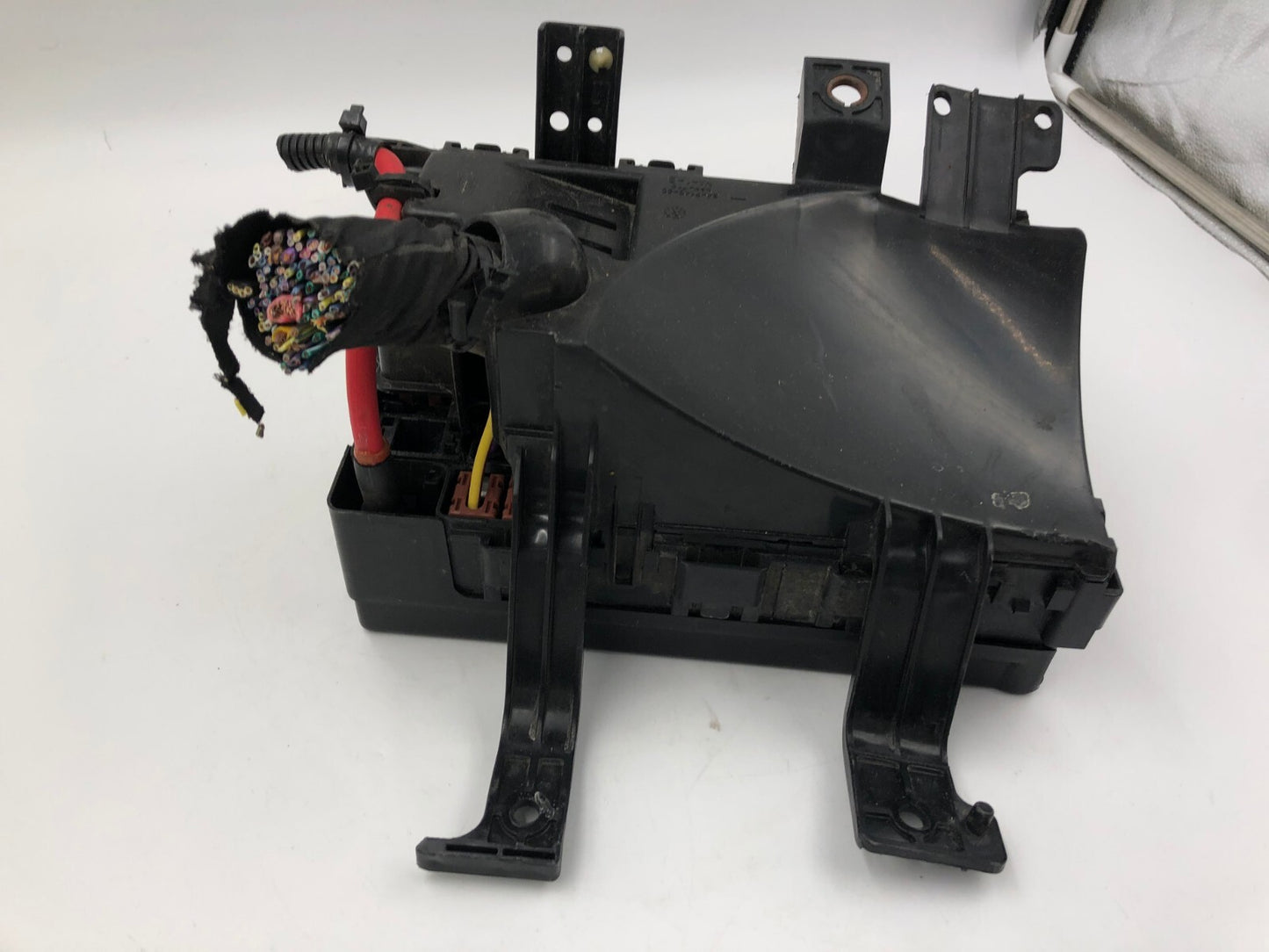 2010-2012 Ford Fusion Fuse Box Relay Module OEM D01B33066