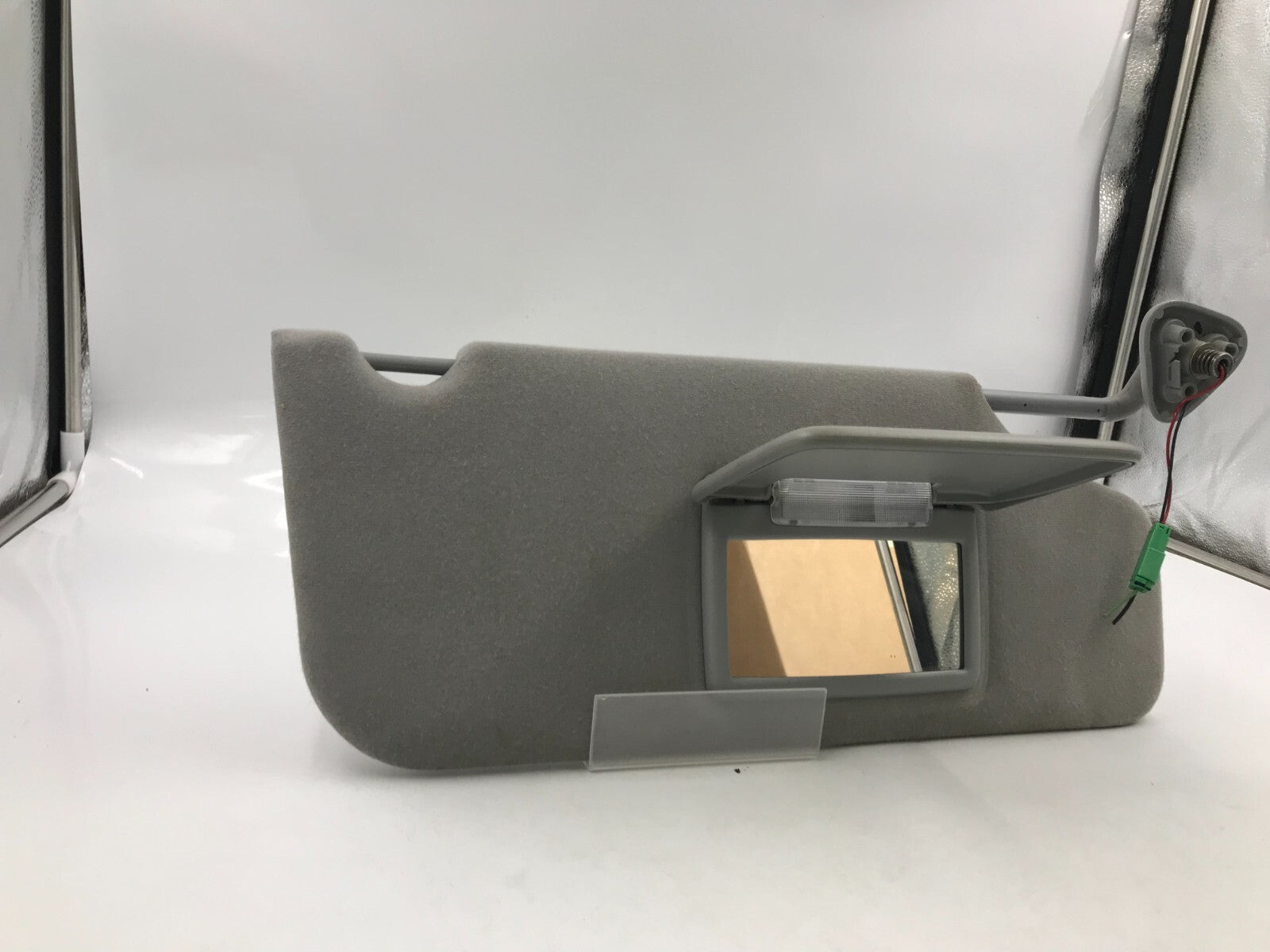 2005-2007 Ford Freestyle Passenger Sun Visor Gray Illuminated OEM D01B66008