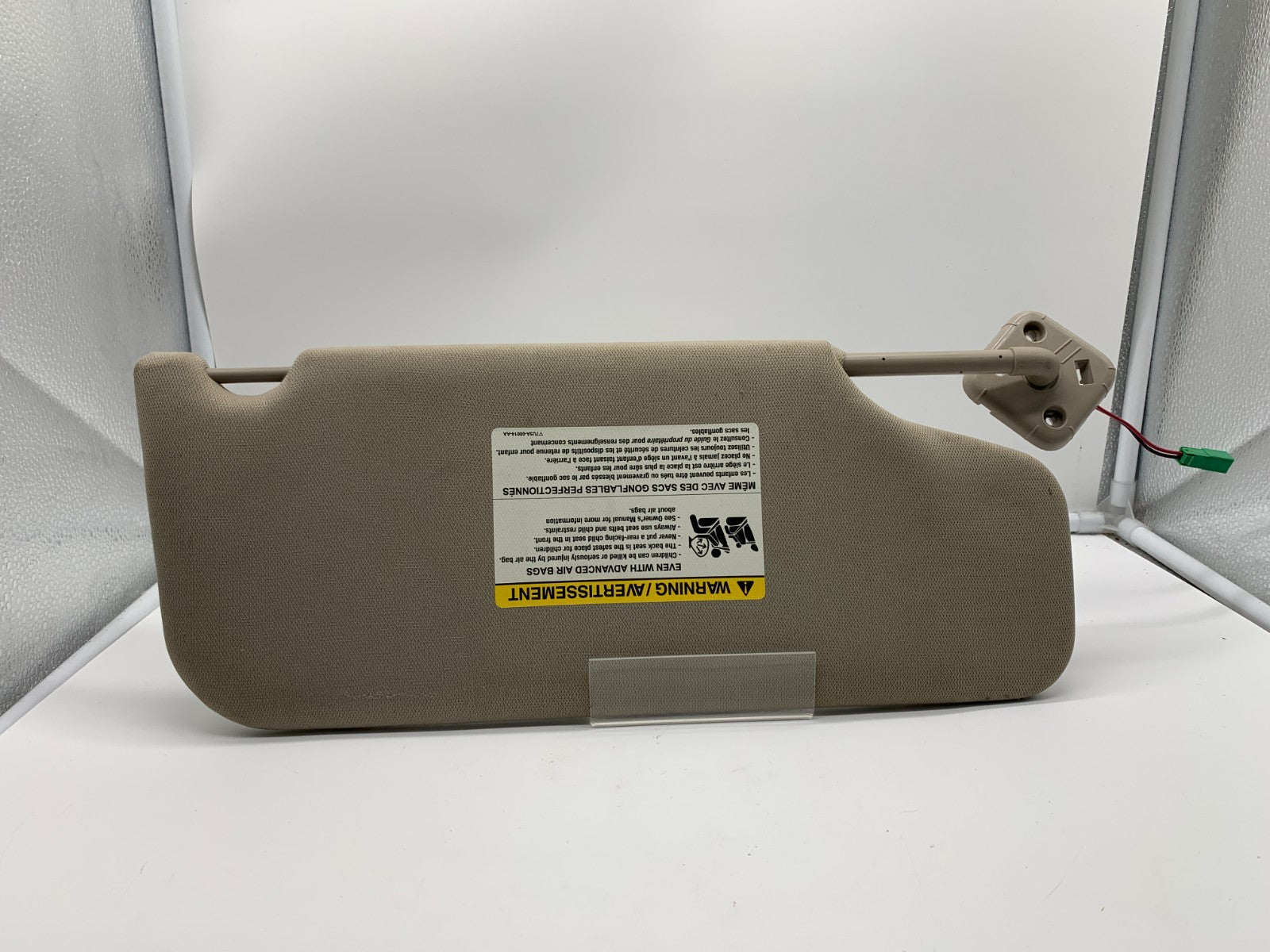 2010-2011 Ford Taurus Driver Sun Visor Tan Illuminated OEM B04B36008