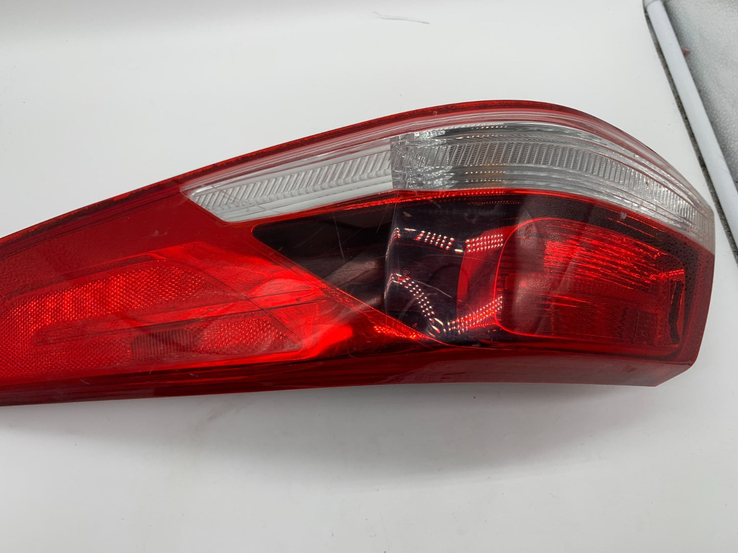 2014-2016 Kia Optima Passenger Tail Light Taillight OEM B02B01001