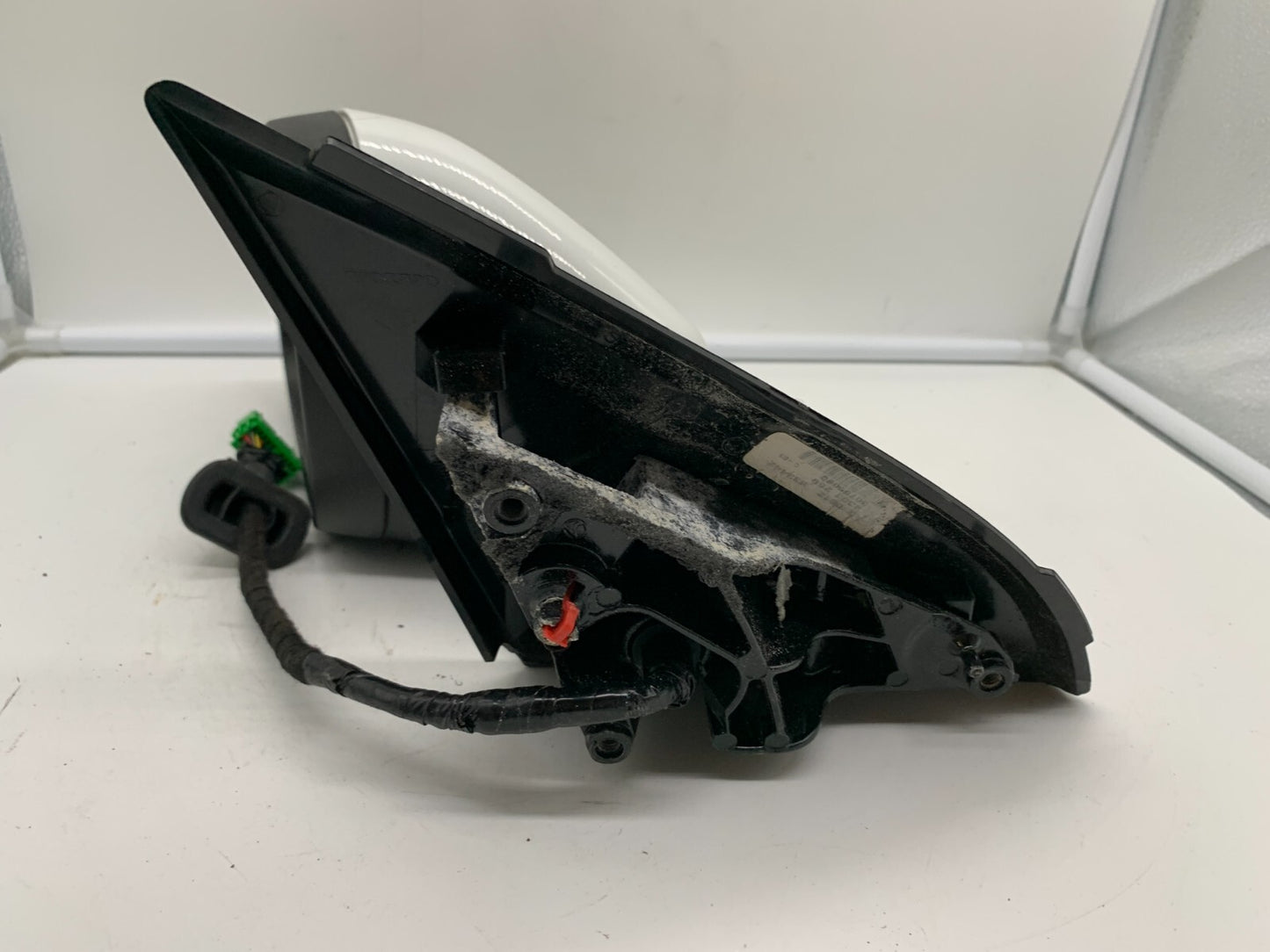 2011-2018 Volvo S60 Driver Side View Power Door Mirror White OEM E03B19002