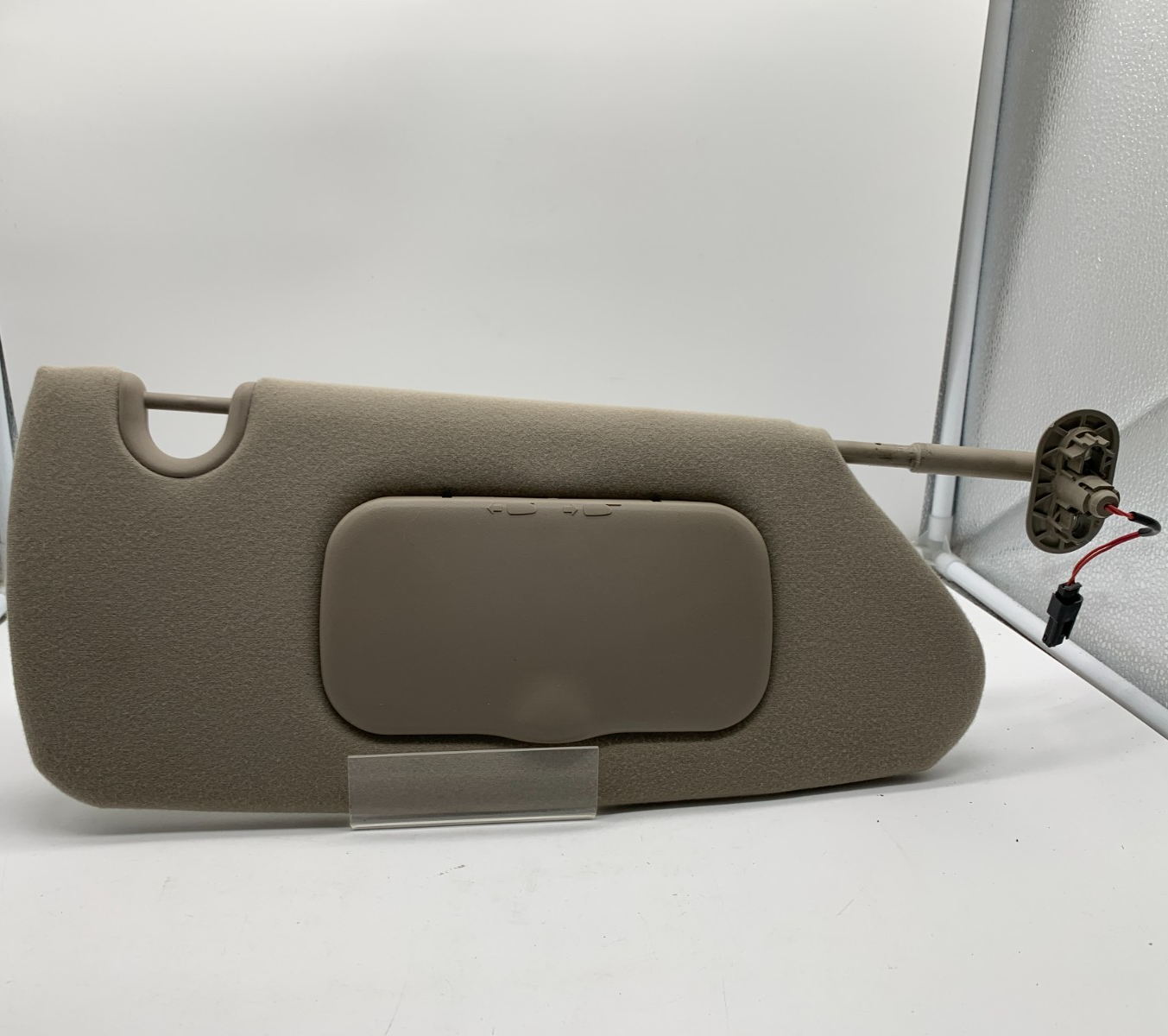 2004-2006 Chrysler Pacifica Passenger Sun Visor Illuminated OEM A01B36046