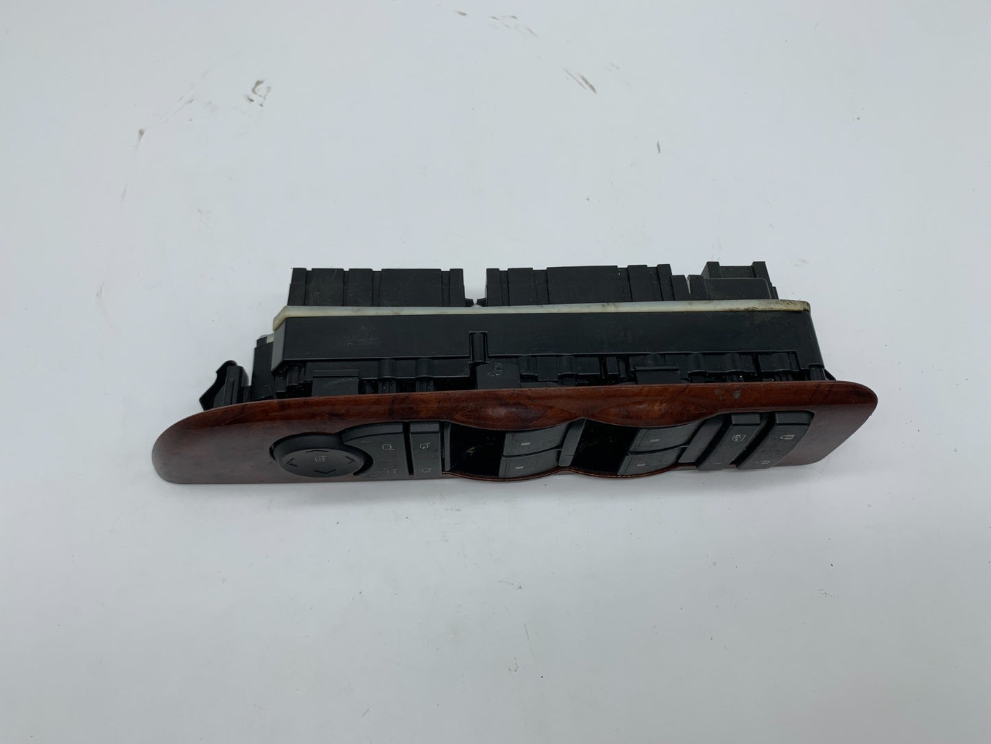 2007-2014 Chevrolet Tahoe Master Power Window Switch OEM D02B68011