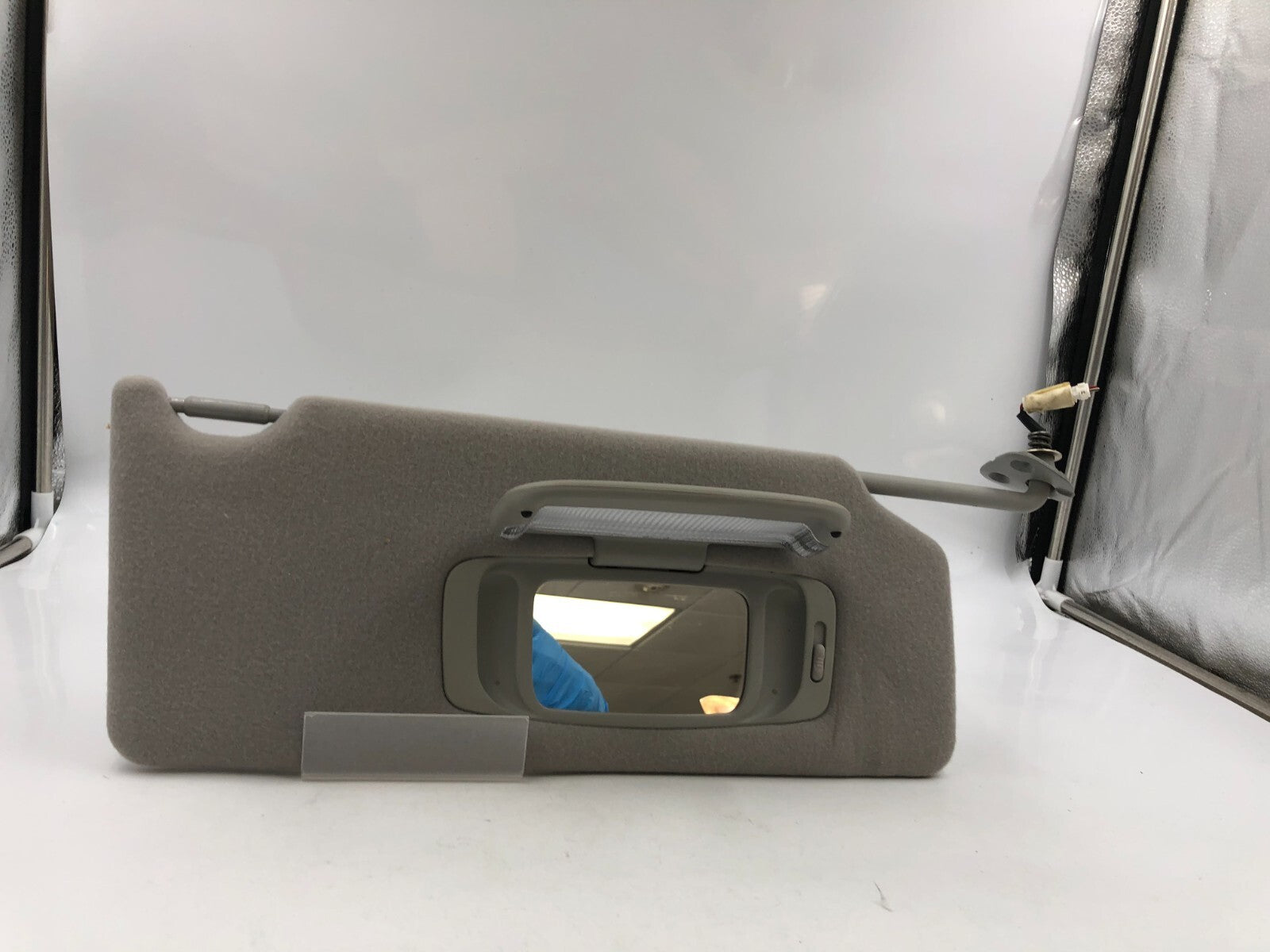 2005-2012 Toyota Avalon Passenger Sun Visor Gray Illuminated OEM D03B48066