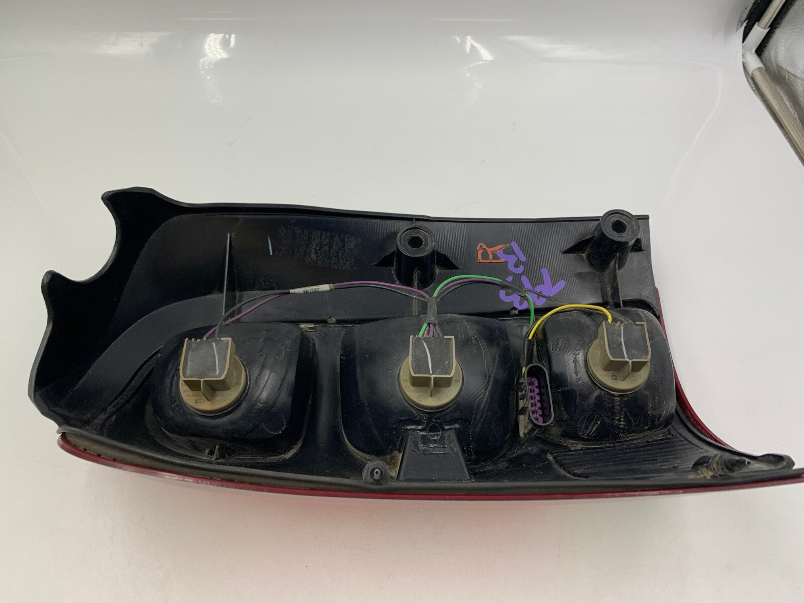 2005-2007 Buick Terraza Passenger Side Tail Light Taillight OEM C03B17090