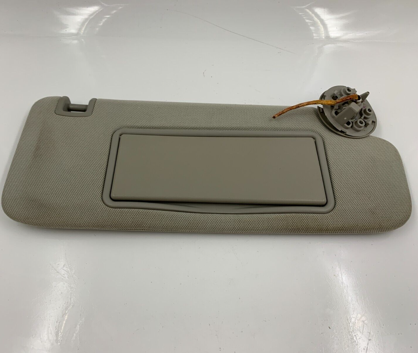 2013-2016 Chevrolet Malibu Passenger Sun Visor Gray Illuminated OEM C03B09084