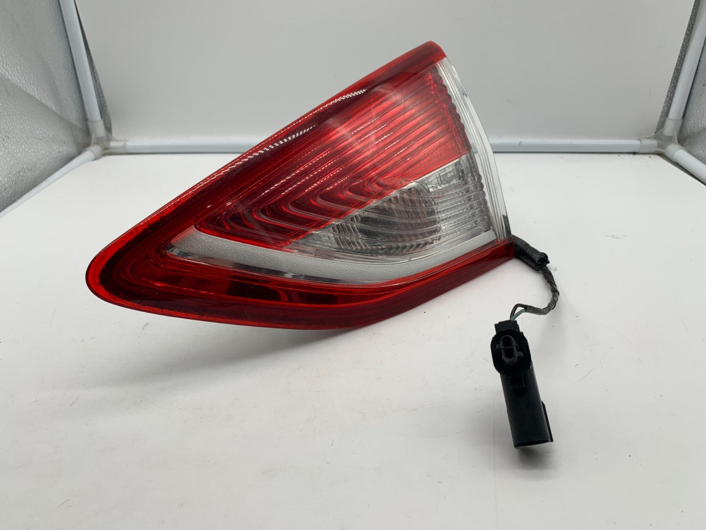 2013-2016 Ford Escape Passenger Side Trunk Lid Mounted Tail Light OEM B04B12002