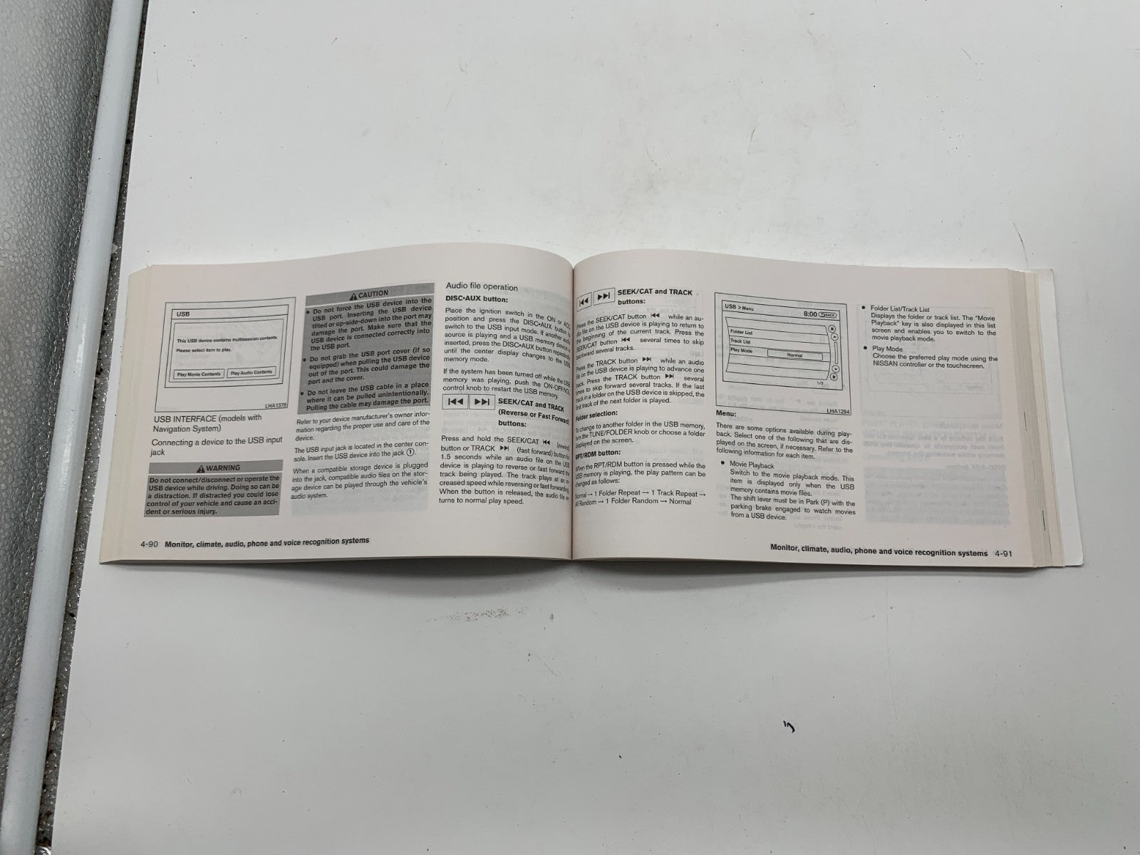 2005 Nissan Pathfinder Owners Manual Set with Case OEM B03B19006