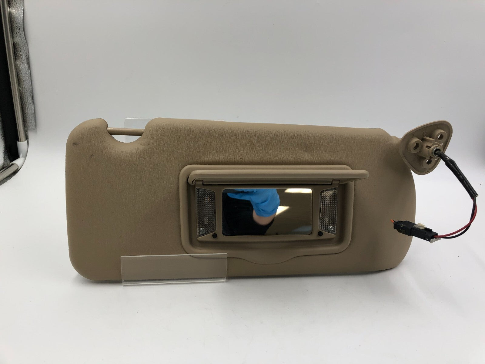 2004-2009 Cadillac SRX Passenger Sun Visor Beige Illuminated OEM A02B14092