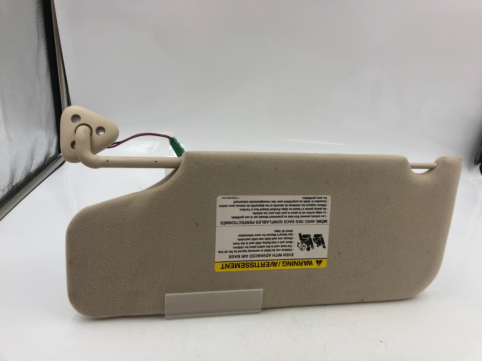 2008-2009 Ford Taurus Passenger Sun Visor Sunvisor Tan Illuminated OEM E01B18033