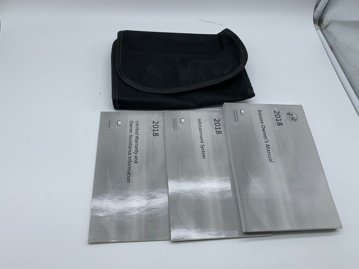 2018 Buick Encore Owners Manual with Case OEM C04B59020