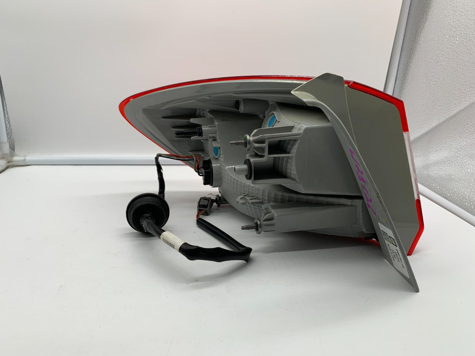 2016 Chevrolet Cruze Passenger Side Tail Light Taillight OEM C03B50026