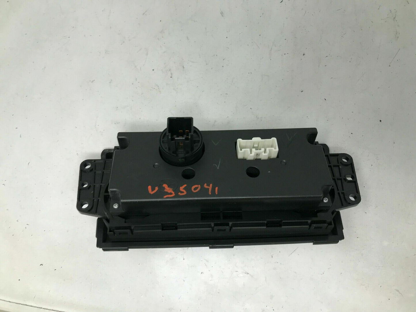2009-2013 Mazda 6 AC Heater Climate Control Unit OEM D02B19008