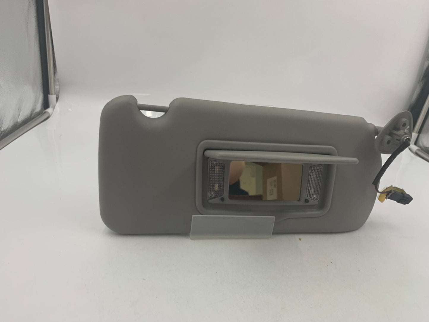 2007-2009 Cadillac SRX Passenger Sun Visor Illuminated Gray OEM D02B33080