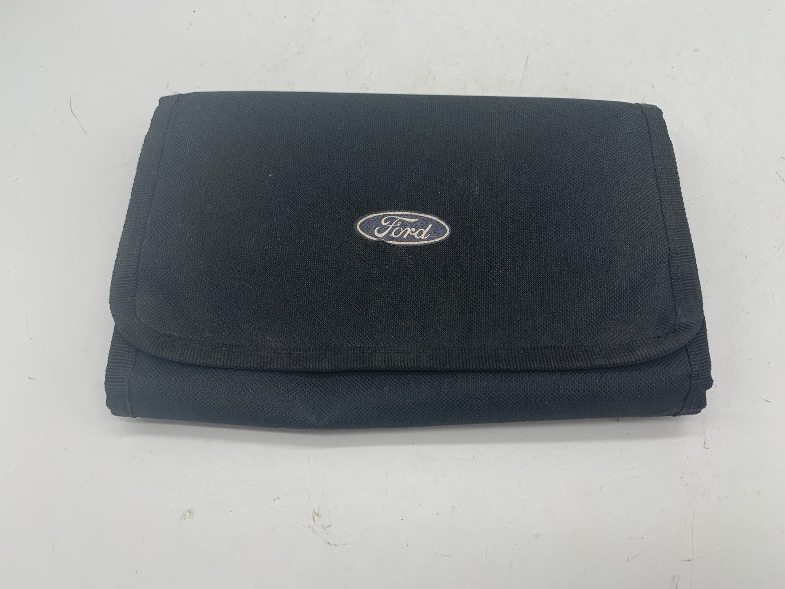 2017 Ford Taurus Owners Manual Set with Case OEM A01B12010