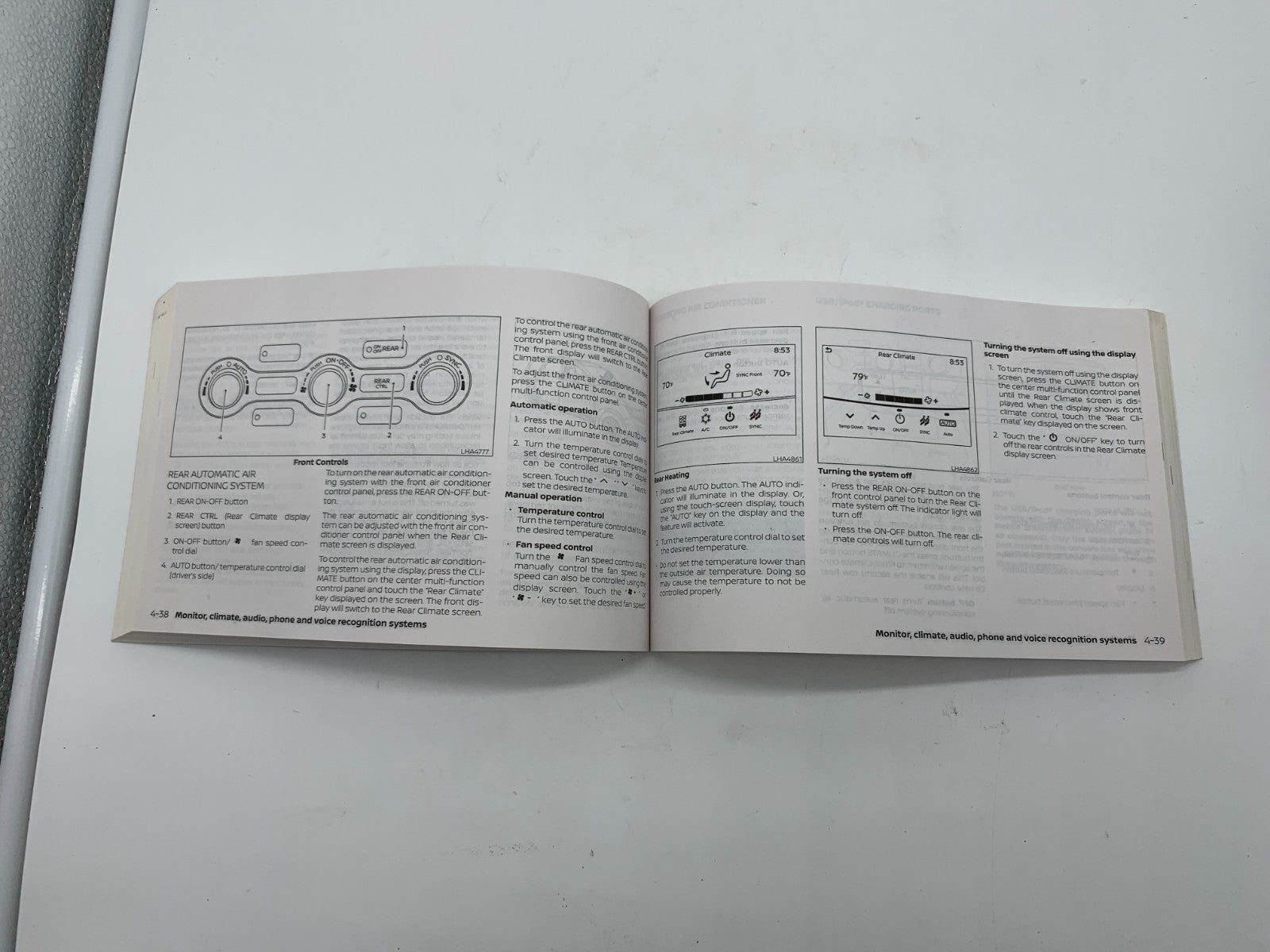 2020 Nissan Pathfinder Owners Manual Set with Case OEM C03B29004