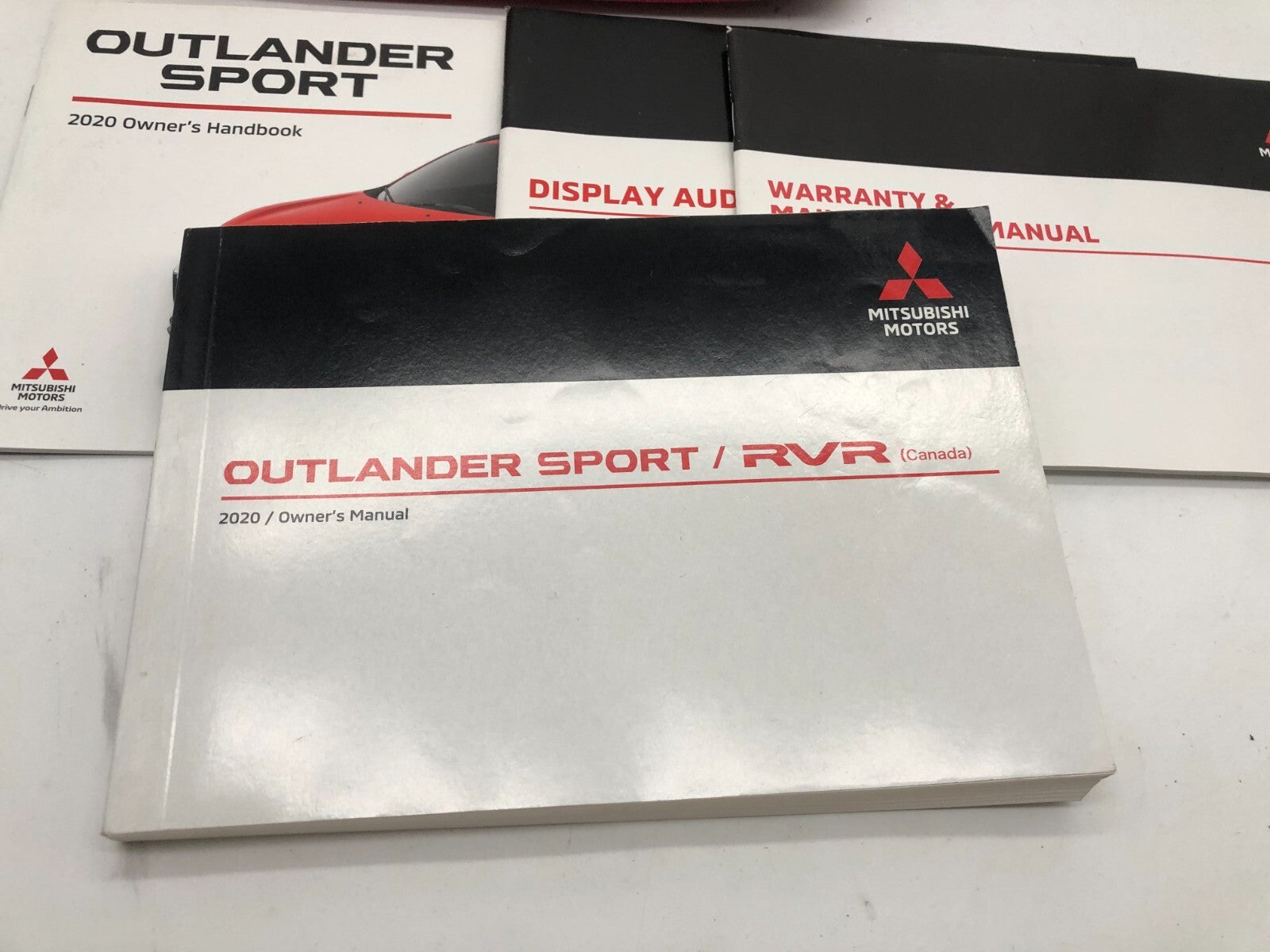 2020 Mitsubishi Outlander Owners Manual Set with Case OEM B03B22002