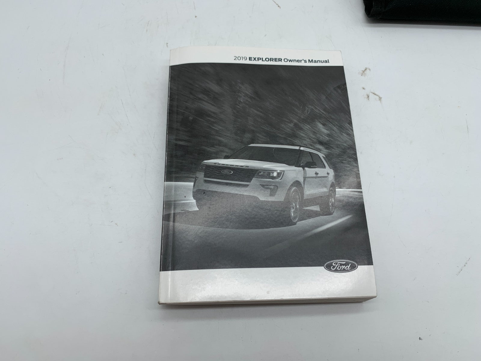 2019 Ford Explorer Owners Manual Set with Case OEM D02B20019