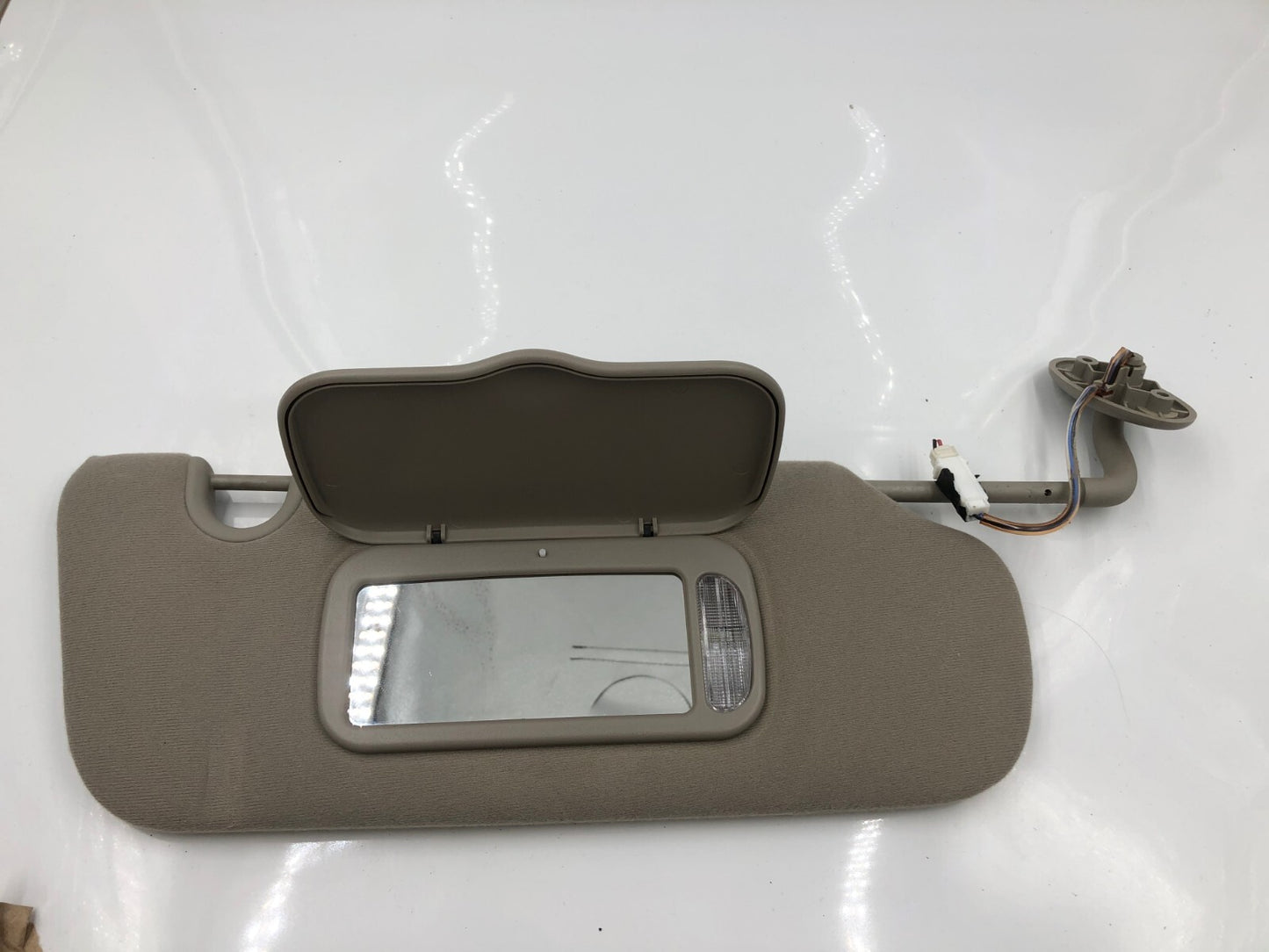 2002-2003 Jeep Liberty Passenger Sun Visor Gray Illumination OEM D04B63003