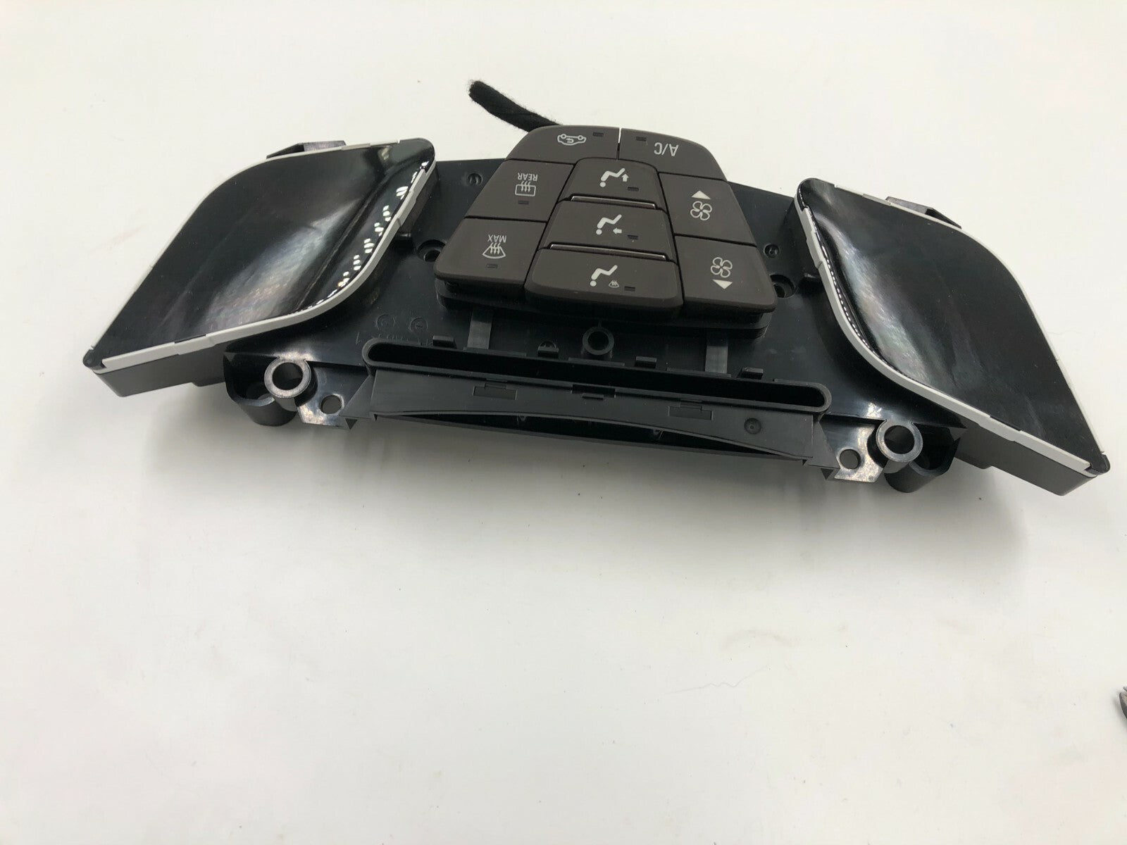 2014-2016 Buick Lacrosse AC Heater Climate Control Temperature Unit OEM B02007