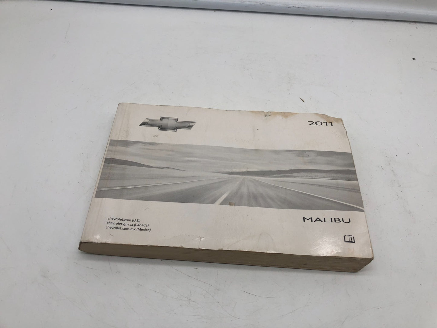 2011 Chevrolet Malibu Owners Manual OEM B03B41077