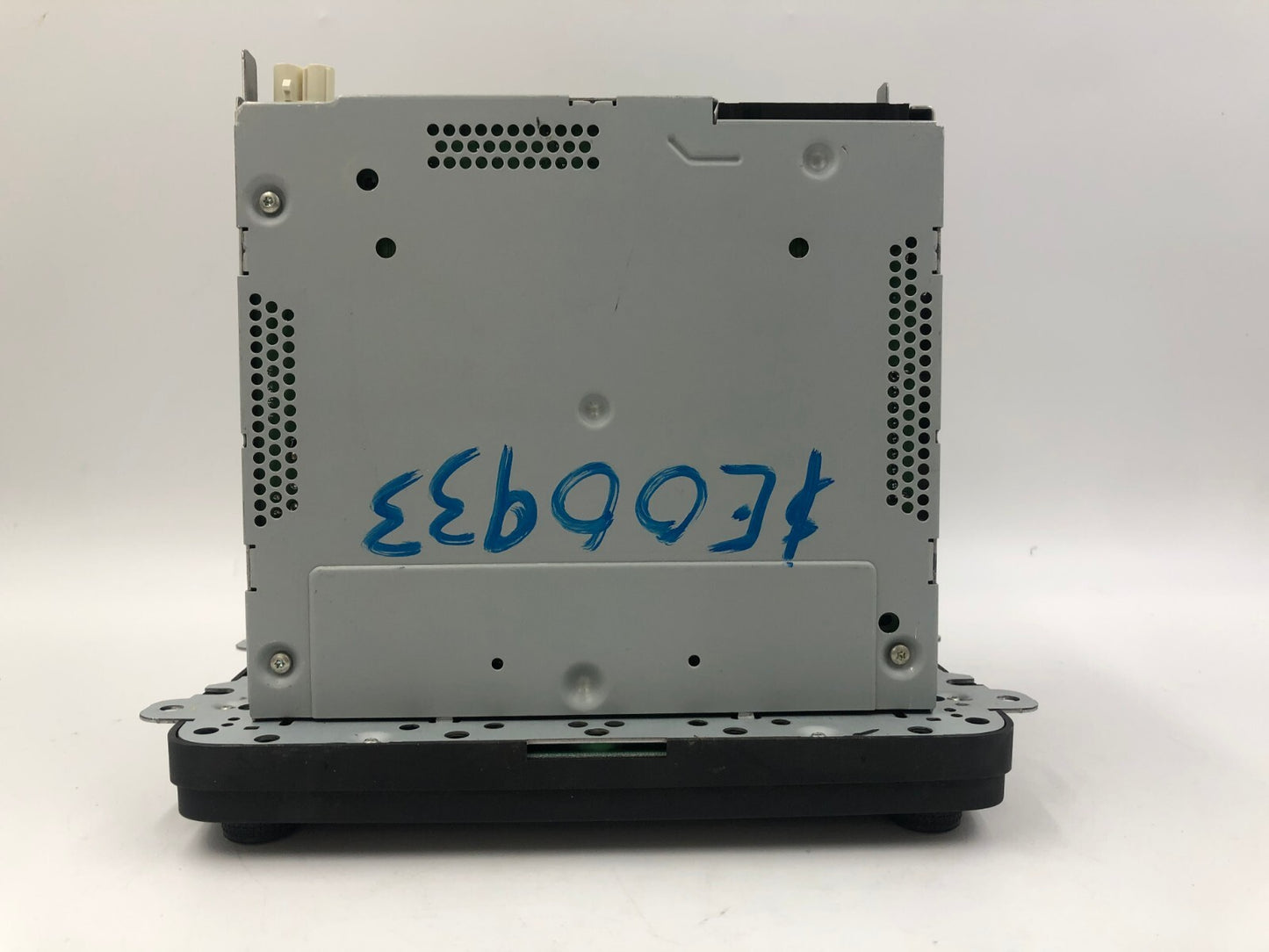 2015-2017 Volkswagen Jetta AM FM CD Player Radio Receiver OEM D02B66001