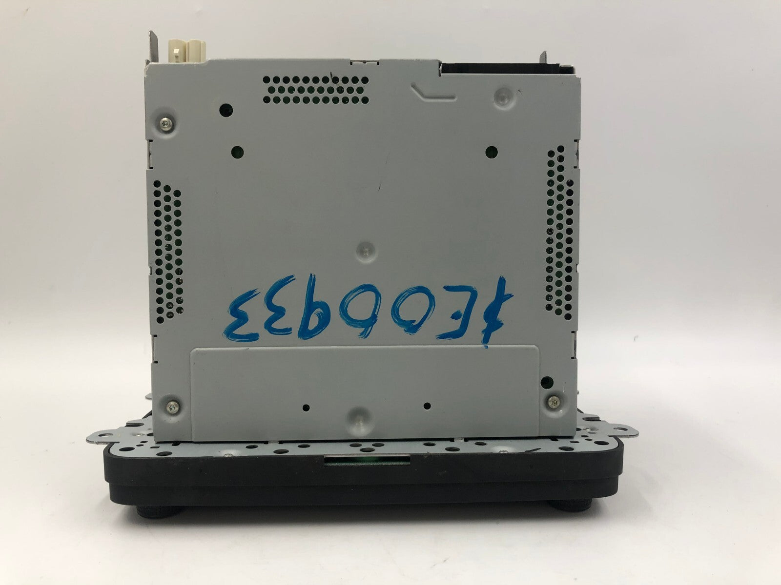 2015-2017 Volkswagen Jetta AM FM CD Player Radio Receiver OEM D02B66001