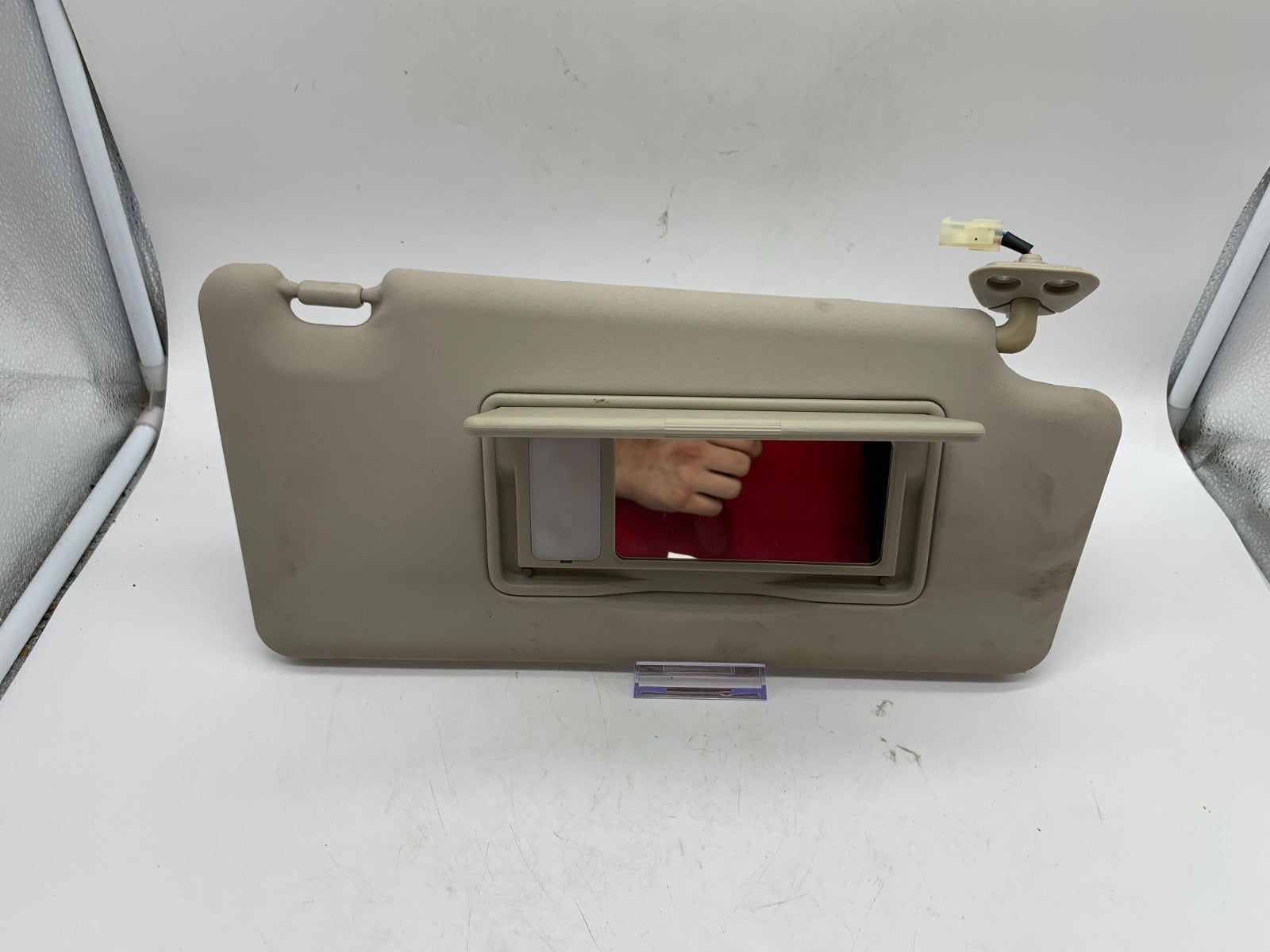 2008-2015 Nissan Rogue Passenger Visor Sunvisor Beige Illumination OEM A01B50003