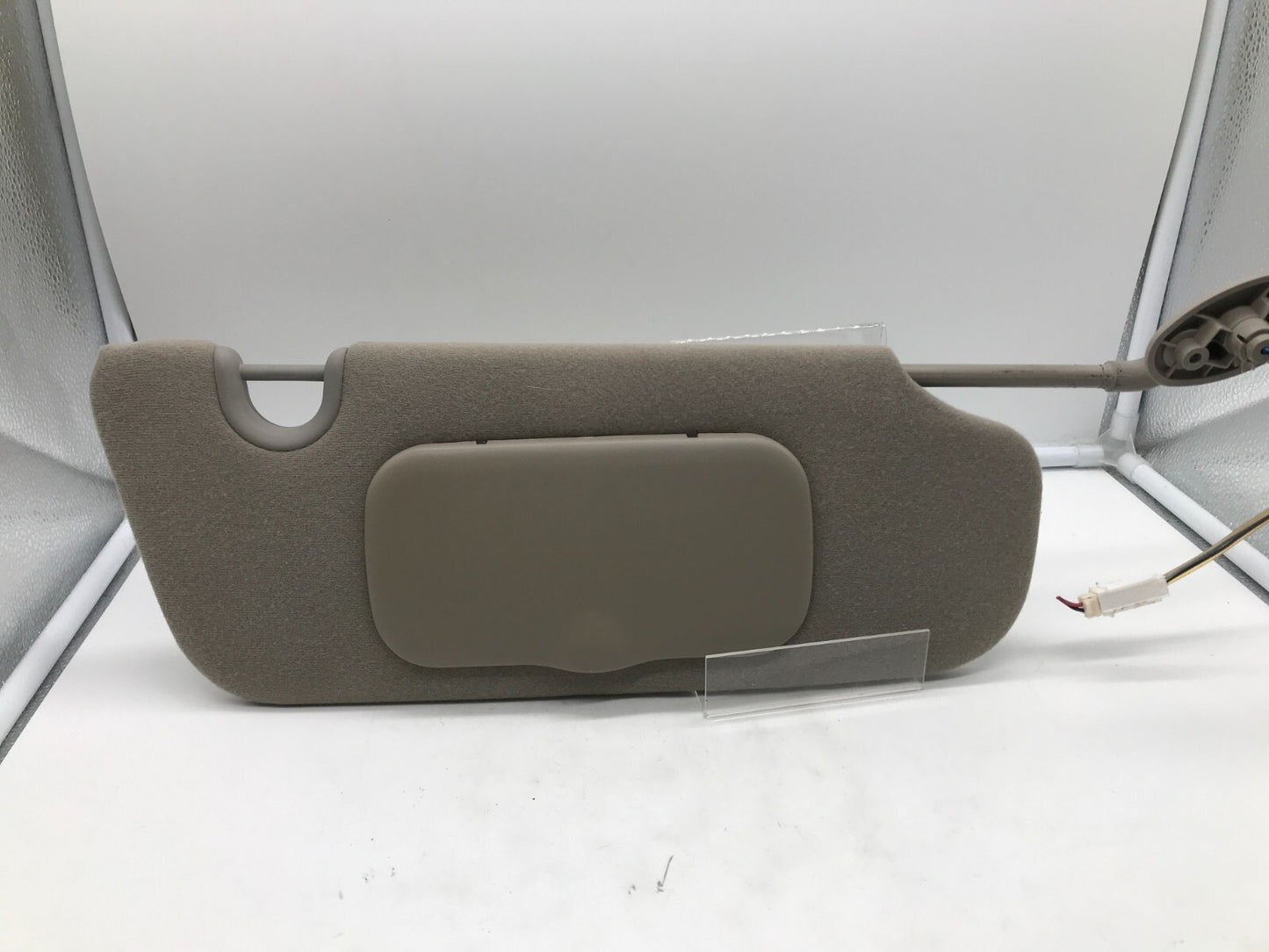 2002-2003 Jeep Liberty Passenger Sun Visor Gray Illumination OEM A01B47014