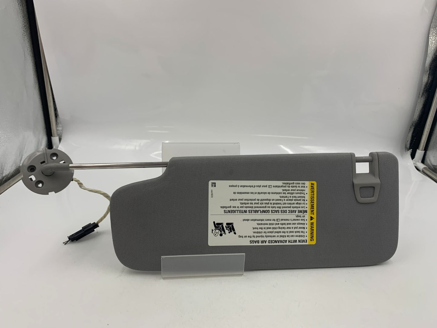 2018-2019 Chevrolet Equinox Passenger Sun Visor Gray Illumin C03B36023