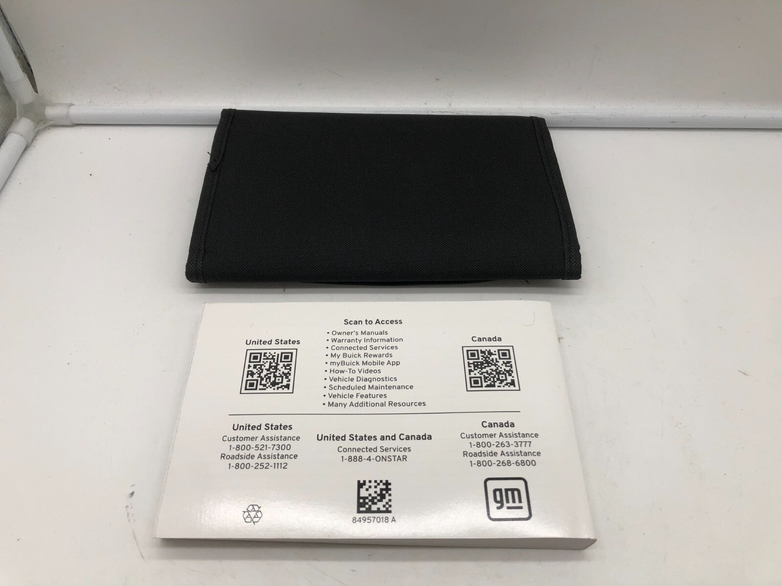 2024 Buick Encore GX Owners Manual with Case OEM C01B53028