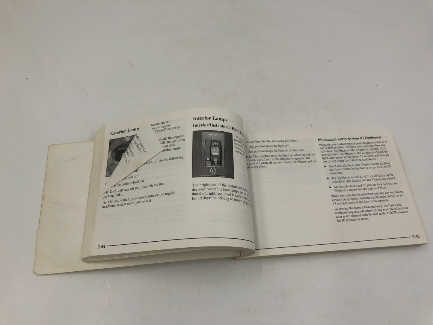 2003 Pontiac Vibe Owners Manual OEM E03B45065