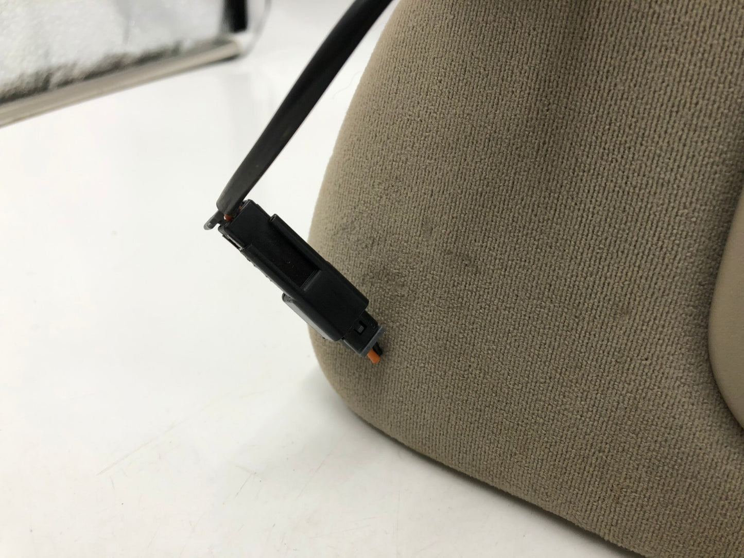 2006 Chevrolet Avalanche 1500 Driver Sun Visor Gray Illuminated OEM C02B11049