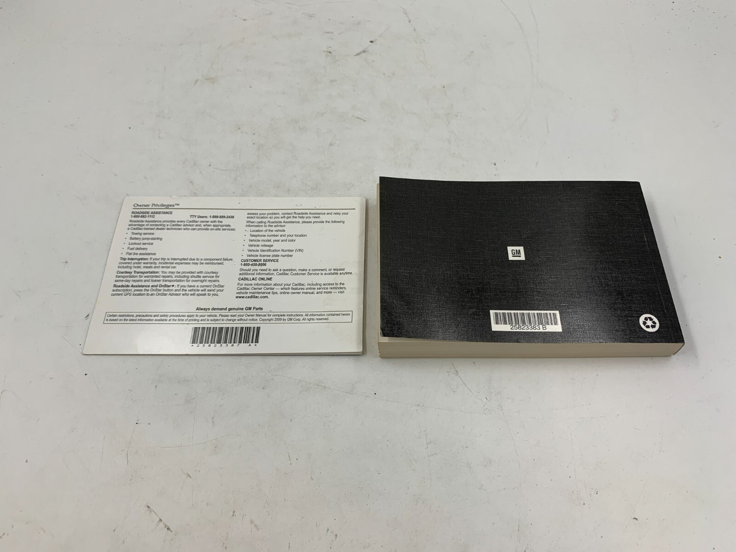 2010 Cadillac SRX Owners Manual Set with Case OEM C04B31052