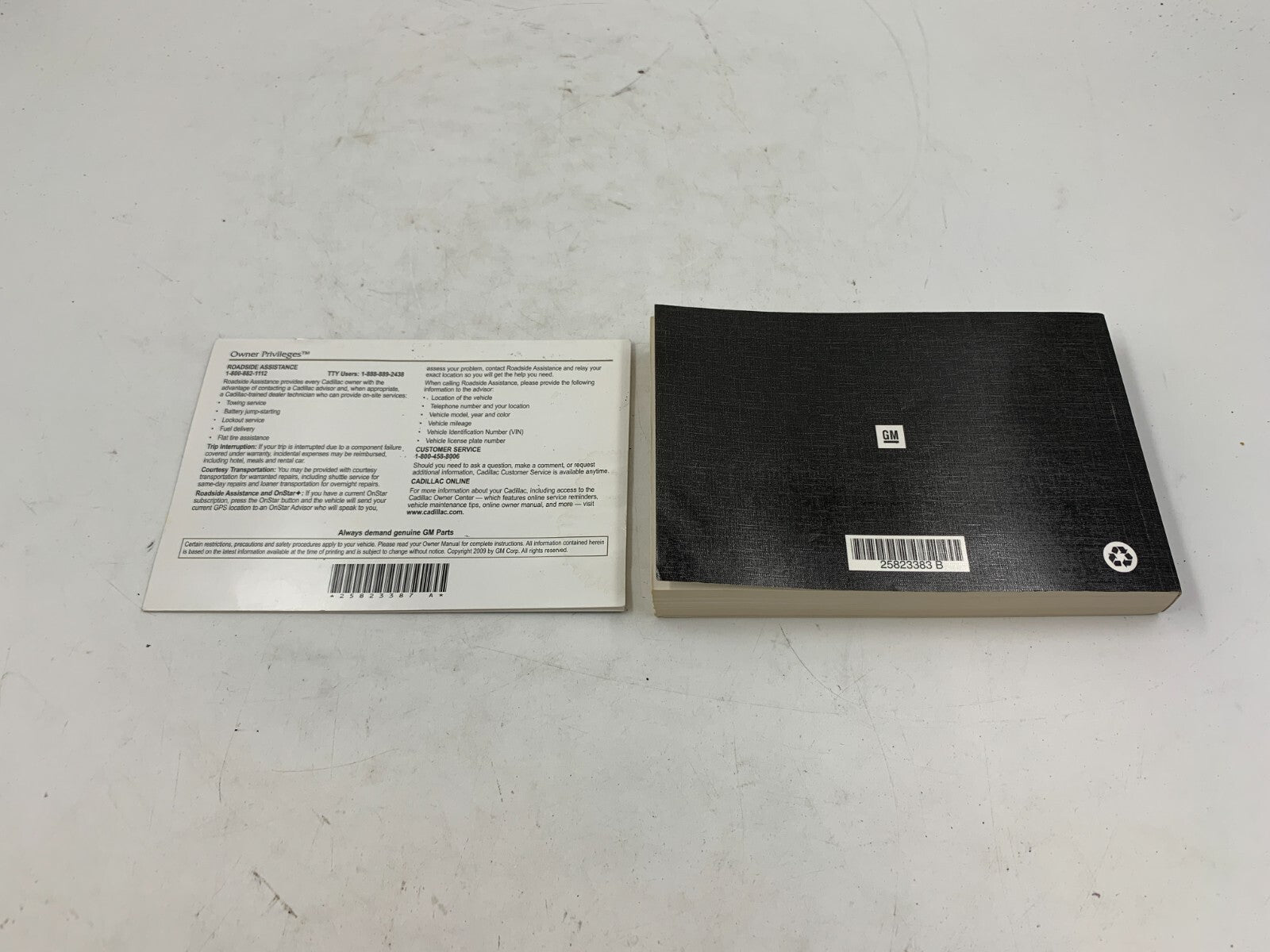 2010 Cadillac SRX Owners Manual Set with Case OEM C04B31052