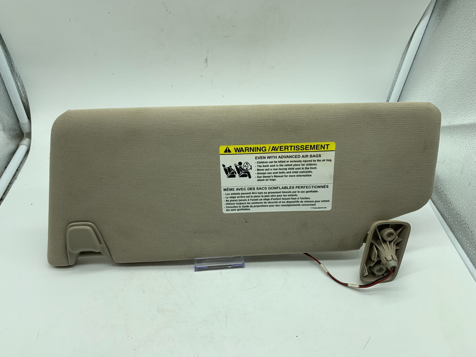 2009-2010 Ford F-150 F150 Passenger Sun Visor Gray Illiminated OEM B01B24007