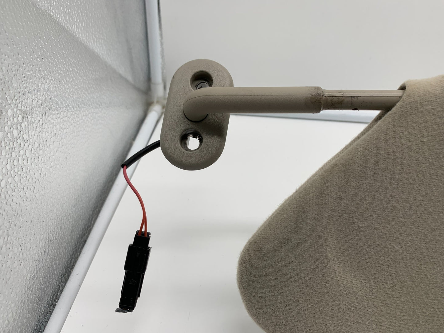 2004-2006 Chrysler Pacifica Passenger Sun Visor Illuminated OEM A01B36046