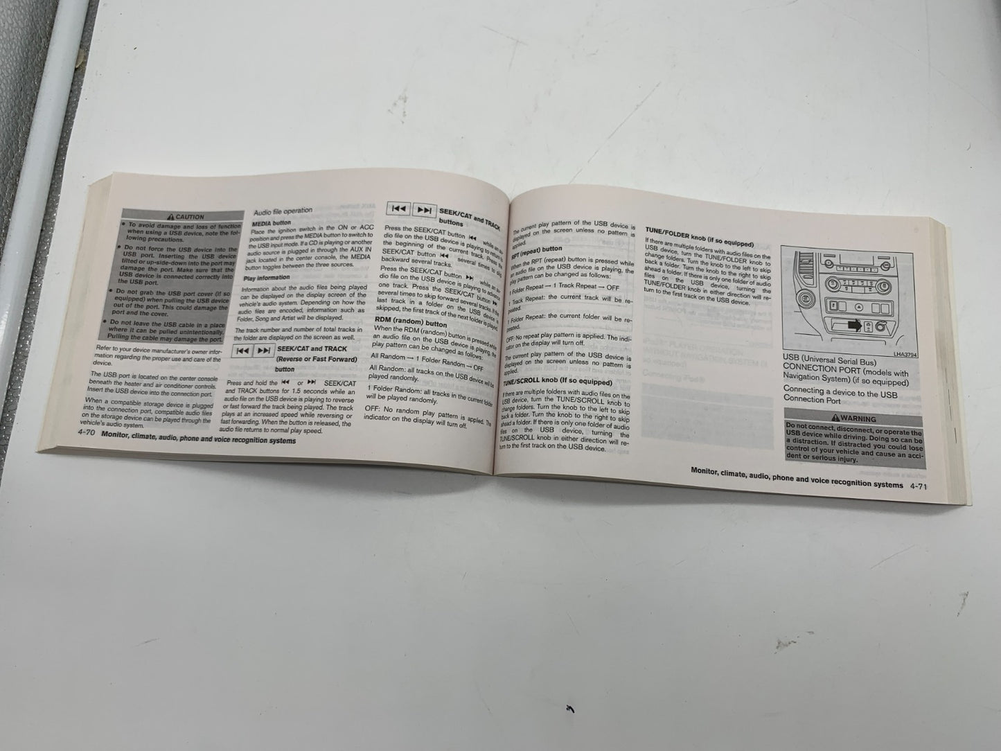 2016 Nissan Titan Owners Manual Set with Case OEM A02B55015